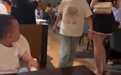 两个奶头被吃得又翘又痛